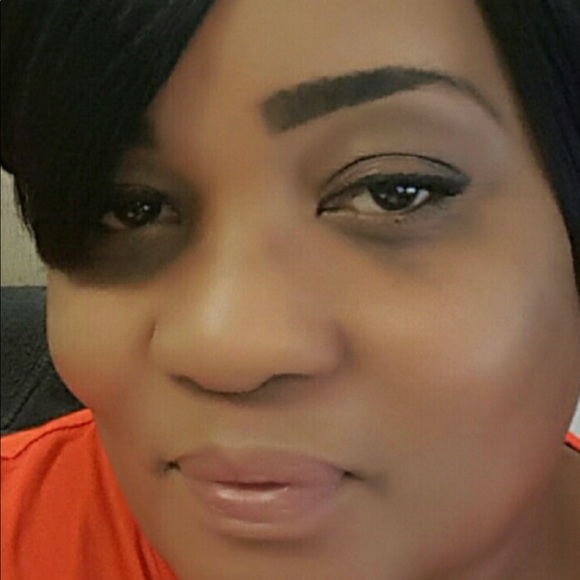 Meet your Posher, Karen - Picture 1 of 1